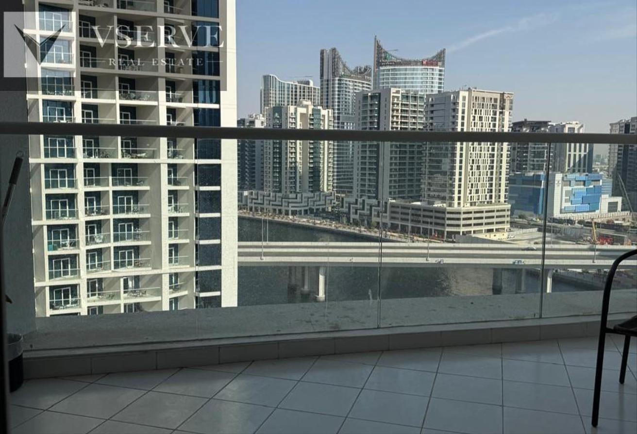 Skyline Elegance | Canal View | Prime Location photo 10