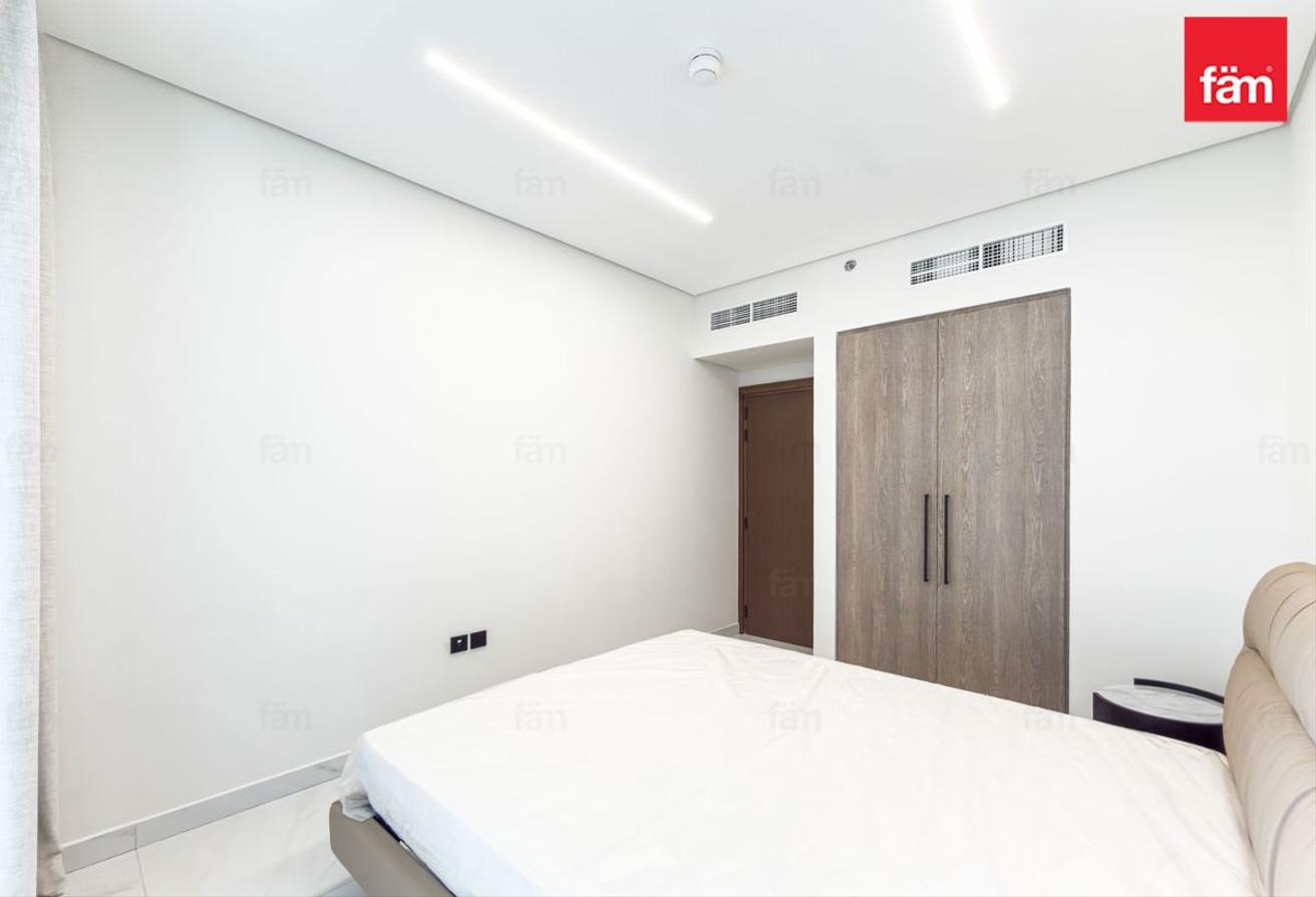 1 Bedroom | Fully Furnished | Mid Floor | Vacant photo 7