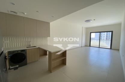 Apartment - Studio - 1 for rent in Weybridge Gardens 1 - Weybridge Gardens - Dubai Land Residence Complex - Dubai Apartment - Studio - 1 for rent in Weybridge Gardens 1 - Weybridge Gardens - Dubai Land Residence Complex - Dubai