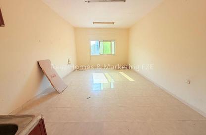 Apartment - Studio - 1 for rent in Al Butina 9 Building - Bu Tina - Al Sharq - Sharjah