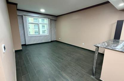Apartment - 1 Bedroom - 2 Bathrooms for rent in Mazaya 6 - Queue Point - Liwan - Dubai Land - Dubai