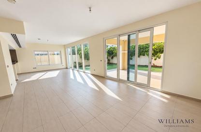 Villa - 4 - 4 for rent in Legacy Nova Villas - District 9 - Jumeirah Park - Dubai
