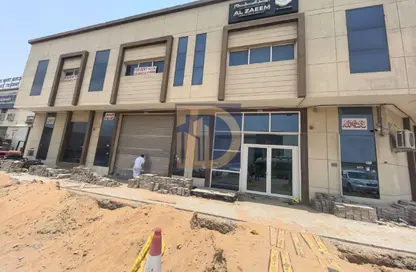 Warehouse - Studio - 2 Bathrooms for rent in Umm Al Thuoob - Umm Al Quwain