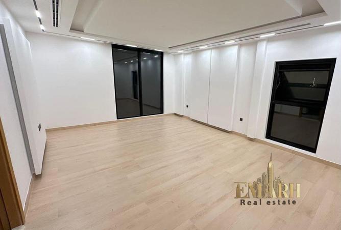 119021905 - Property Image 3