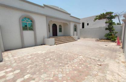Villa - 3 Bedrooms - 5 Bathrooms for rent in Al Mowaihat 3 - Al Mowaihat - Ajman
