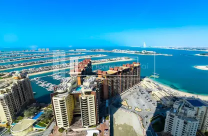 Apartment - 1 Bathroom for sale in The Palm Tower - Palm Jumeirah - Dubai