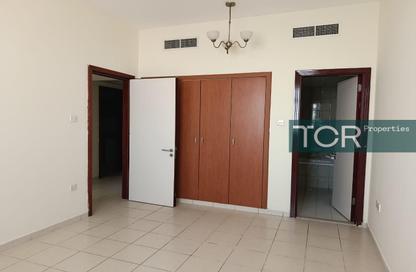 شقة - غرفة نوم - 2 حمامات للايجار في H03 - طراز الصين - المدينة العالمية - دبي شقة - غرفة نوم - 2 حمامات للايجار في H03 - طراز الصين - المدينة العالمية - دبي