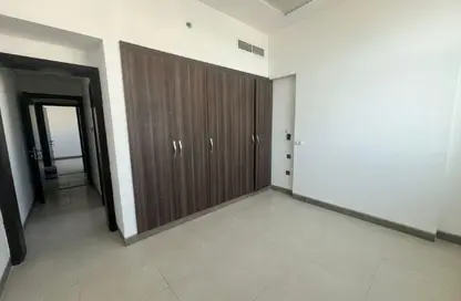 شقة - 2 غرف نوم - 3 حمامات للايجار في مبنى القاسمية 10 - المحطة - القاسمية - الشارقة