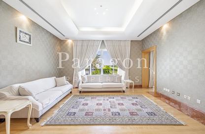 Villa - 5 - 5 for rent in Sector P - Emirates Hills - Dubai