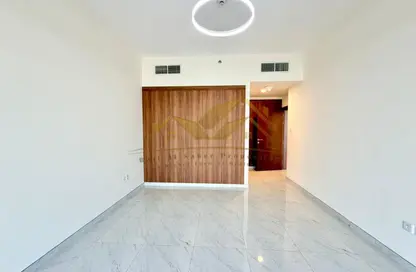 Apartment - 1 Bedroom - 2 Bathrooms for rent in Titanium Tower - Al Karama - Dubai