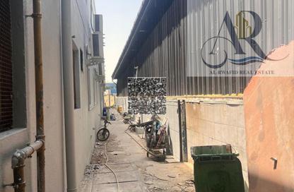 سكن عمال - استوديو - 7+ للايجار في 18 المنطقة الصناعية رقم - المنطقة الصناعية بالشارقة - الشارقة