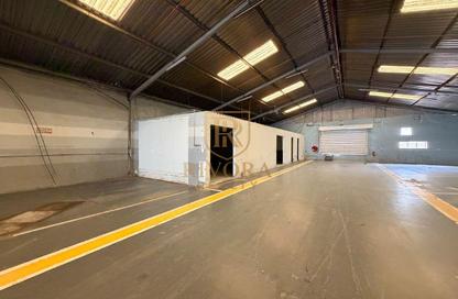 Warehouse - Studio for rent in Umm Ramool - Dubai