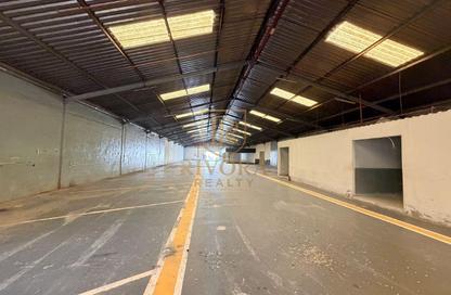 Warehouse - Studio for rent in Umm Ramool - Dubai