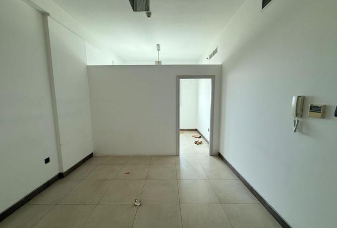 74232107 - Property Image 3