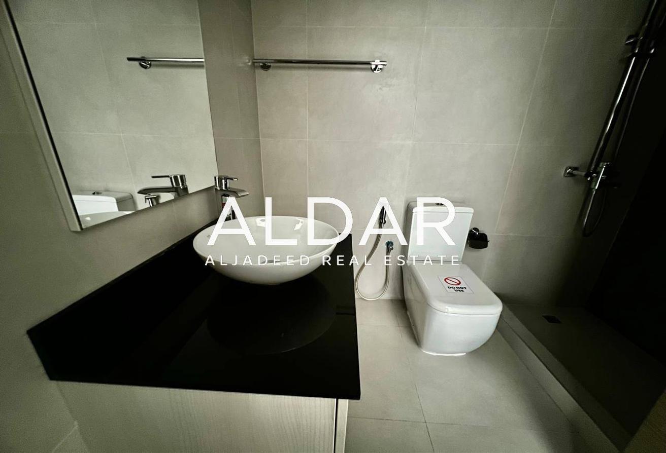 Marina View | High Floor | Close Entry and Exit photo 6