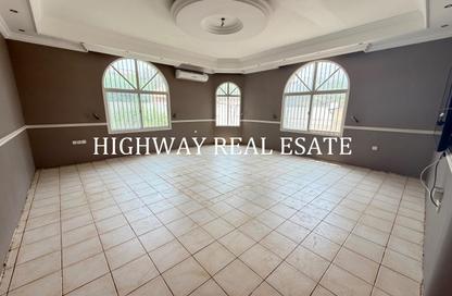Villa - 3 - 5 for rent in Al Jazzat - Al Riqqa - Sharjah
