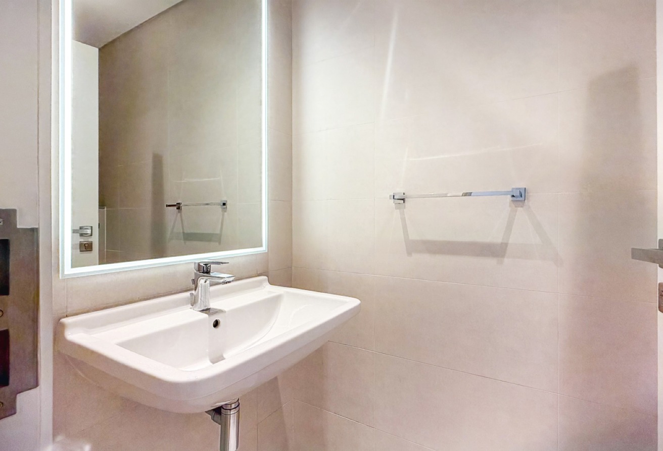 2 bedroom apartment in La Rive Building 3, Jumeirah: 24