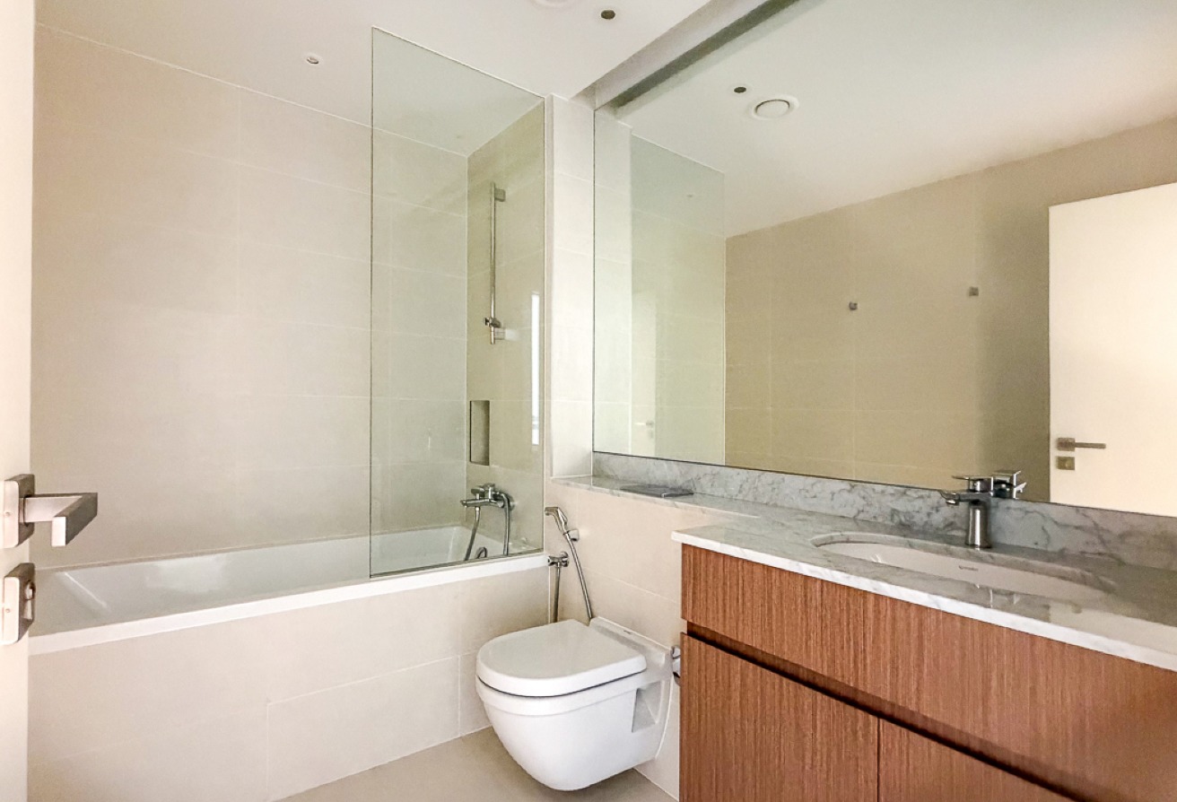 2 bedroom apartment in La Rive Building 3, Jumeirah: 23