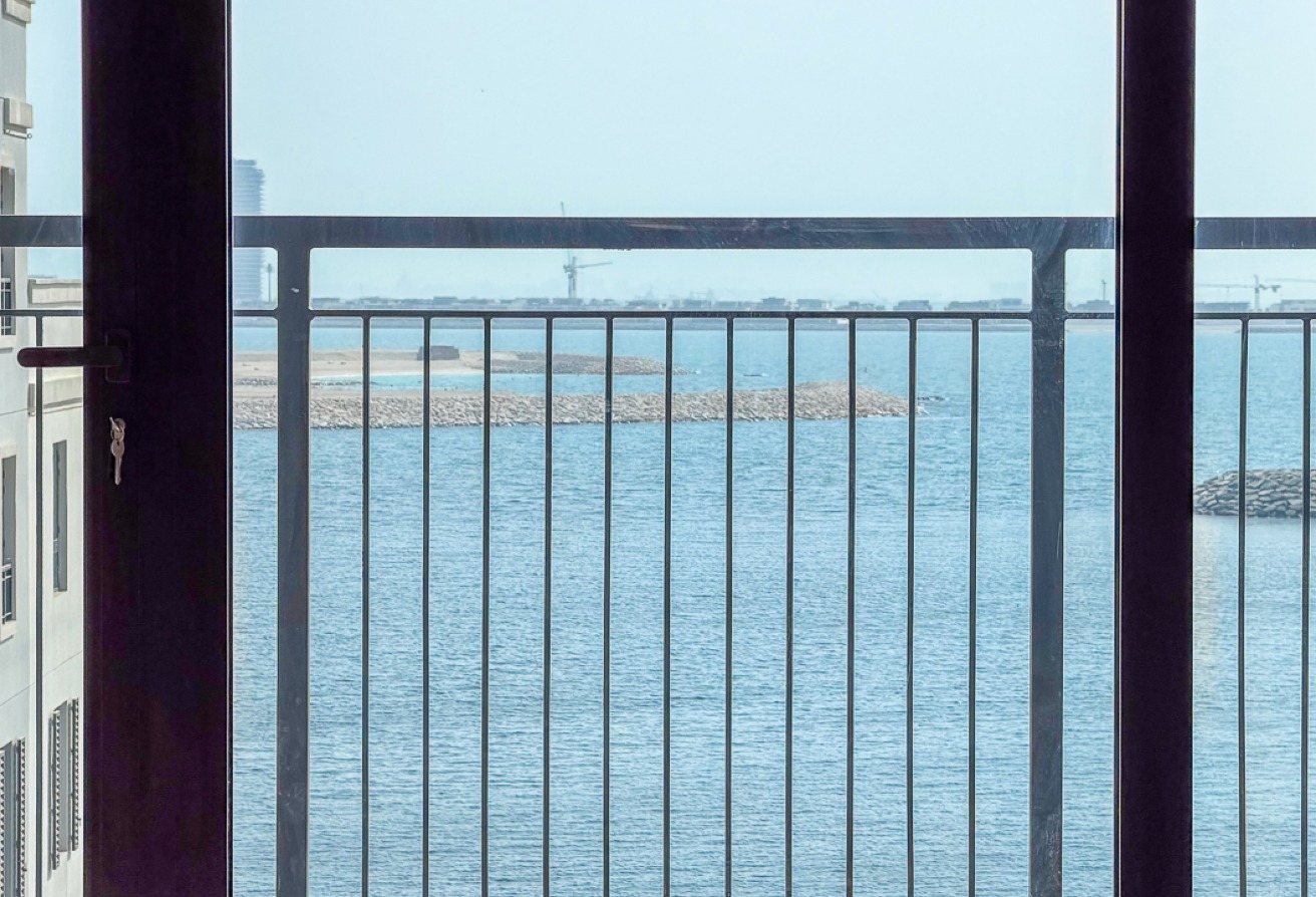 2 bedroom apartment in La Rive Building 3, Jumeirah: 26