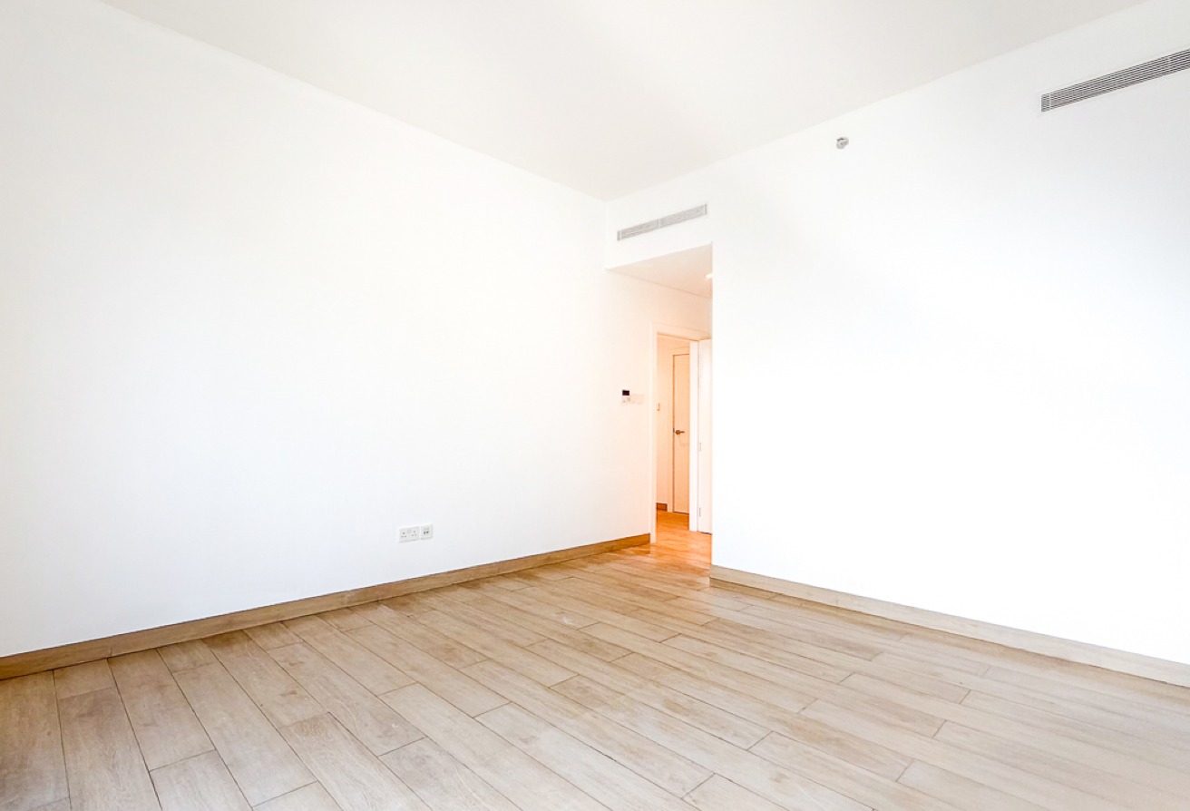 2 bedroom apartment in La Rive Building 3, Jumeirah: 17