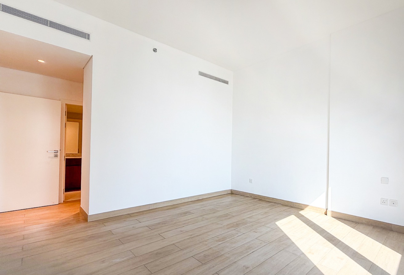 2 bedroom apartment in La Rive Building 3, Jumeirah: 15