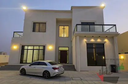 Villa - 4 Bedrooms - 5 Bathrooms for rent in Al Aweer 1 - Al Aweer - Dubai