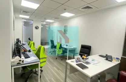 مكتب - استوديو - 1 حمام للايجار في برج لطيفة - شارع الشيخ زايد - دبي