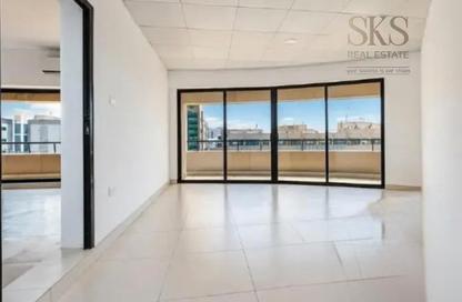 Apartment - 2 - 2 for rent in Zabeel Building - Al Karama - Bur Dubai - Dubai