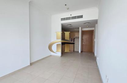 Apartment - 1 - 1 for rent in Mayfair Residency - Business Bay - Dubai