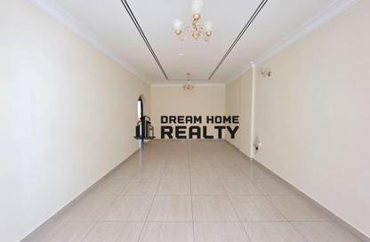 Apartment - 2 Bedrooms - 2 Bathrooms for rent in Al Qulaya'ah - Al Sharq - Sharjah