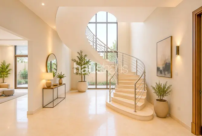 102820651 - Property Image 2