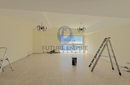 Apartment - 2 Bedrooms - 3 Bathrooms for rent in Blue Waves Residence - Al Mankhool - Bur Dubai - Dubai