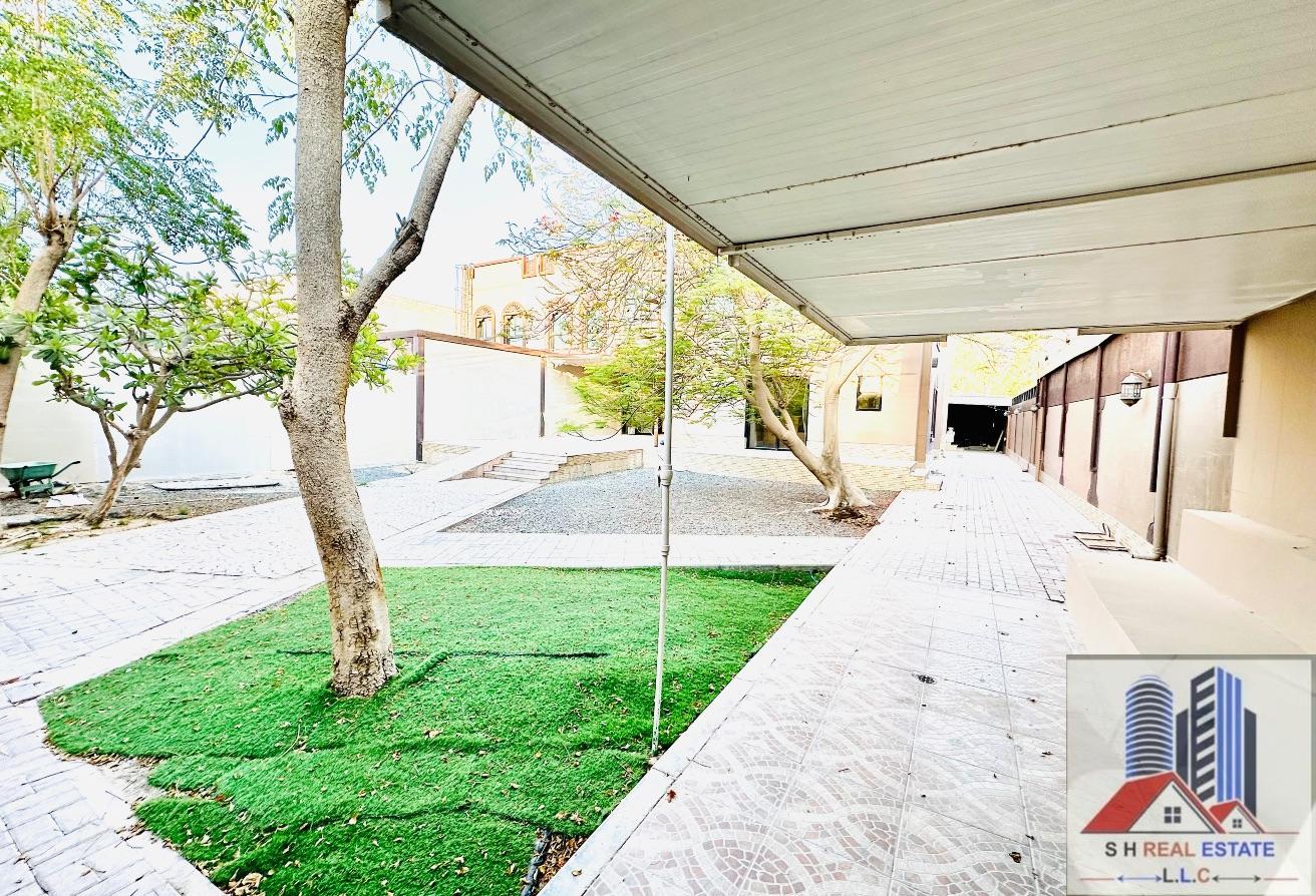 5 BR Compound Villa For Sharing Business photo 11