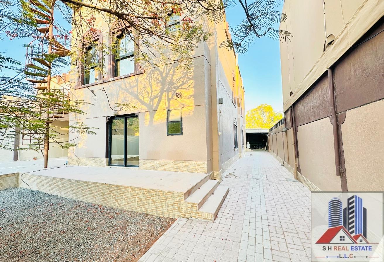 5 BR Compound Villa For Sharing Business photo 8