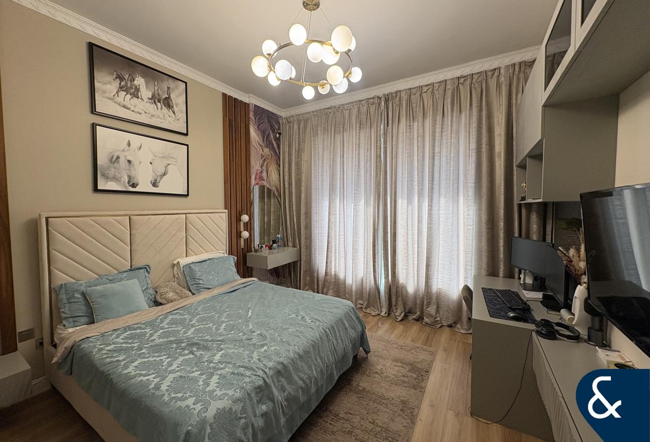 Two Bed + Maids | Upgraded Flooring | Oia photo 8