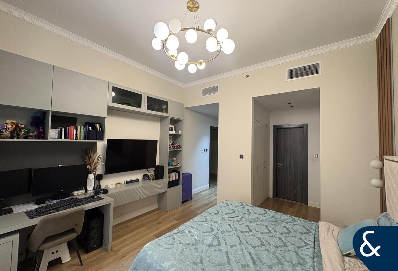 Two Bed + Maids | Upgraded Flooring | Oia photo 9