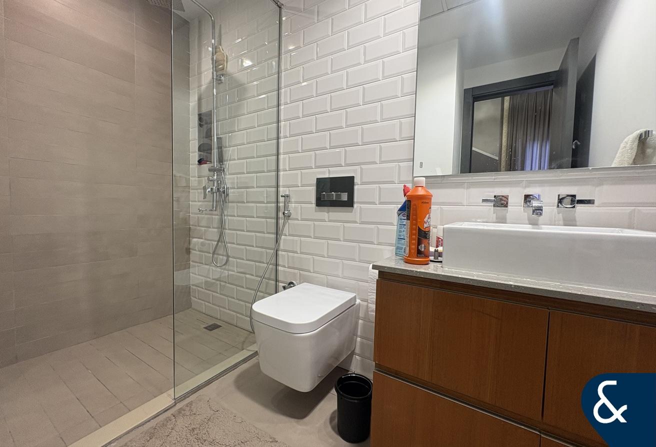Two Bed + Maids | Upgraded Flooring | Oia photo 7