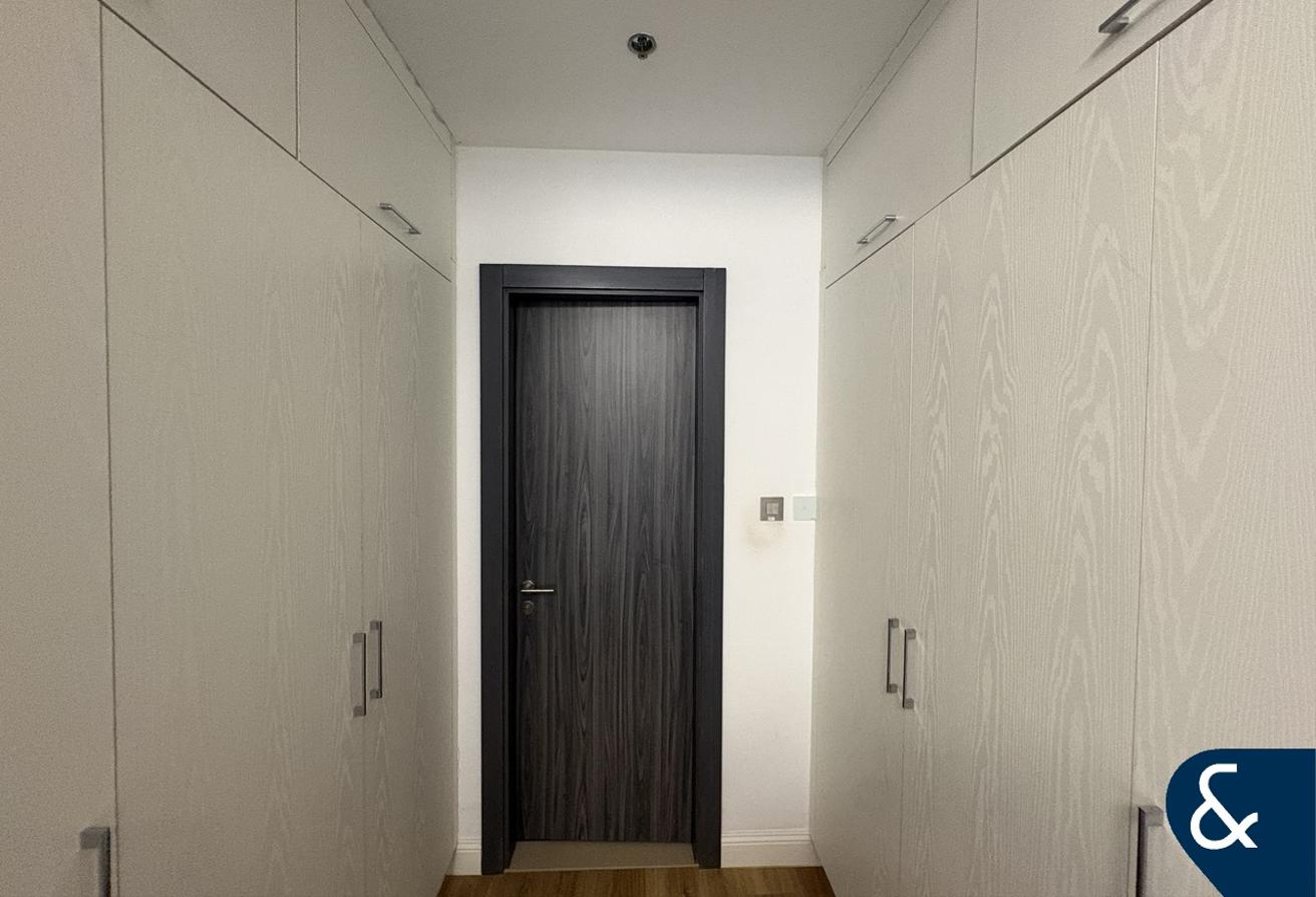 Two Bed + Maids | Upgraded Flooring | Oia photo 10
