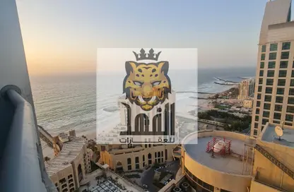 شقة - 3 غرف نوم - 3 حمامات للايجار في مساكن كورنيش عجمان - طريق كورنيش عجمان - عجمان