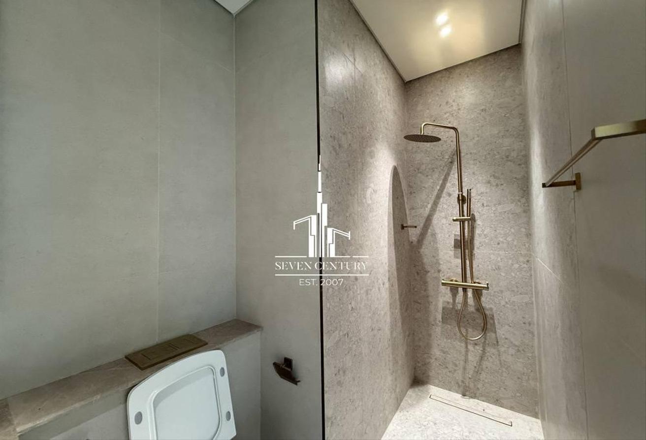1 BHK Unfurnished | High Floor with Skyline Views photo 17