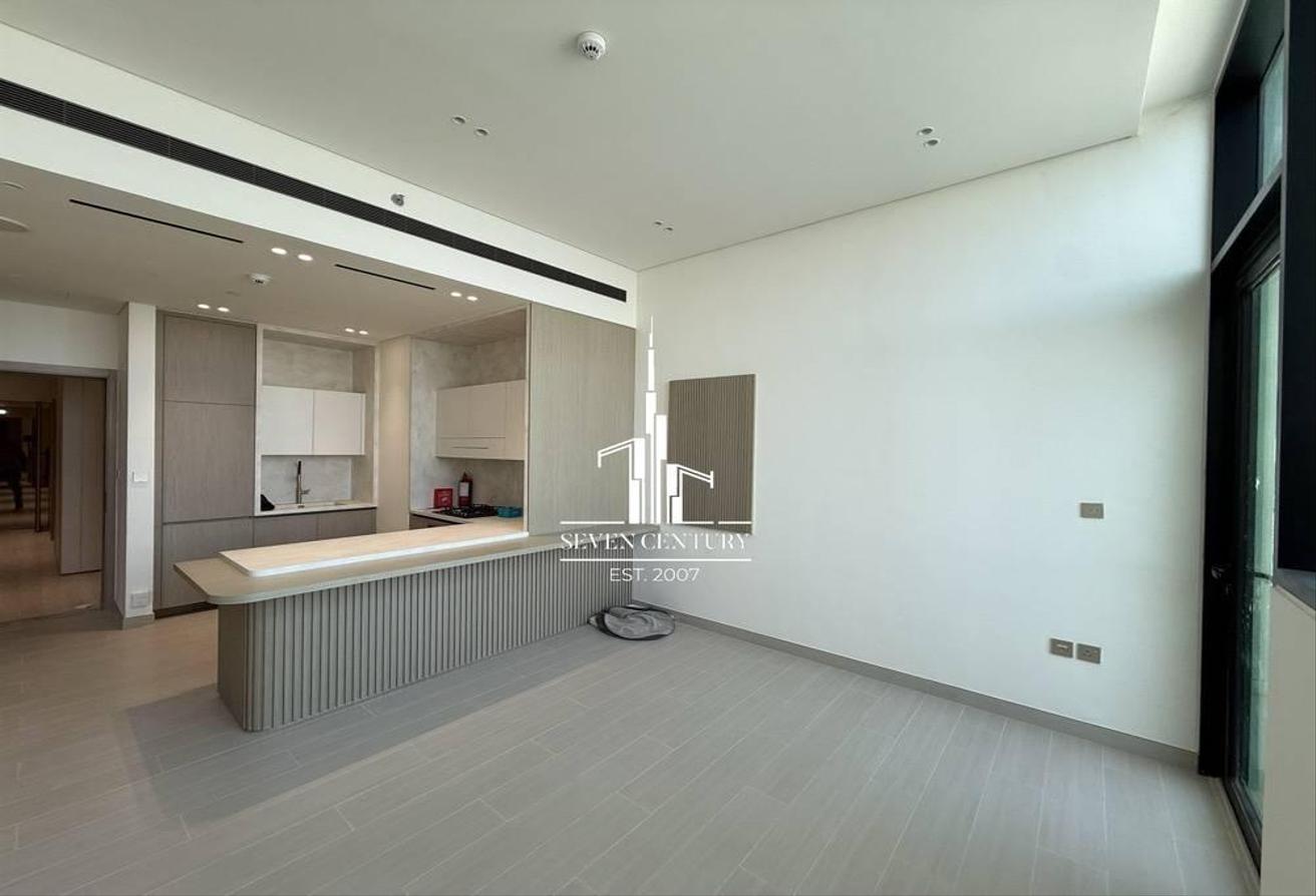 1 BHK Unfurnished | High Floor with Skyline Views photo 3