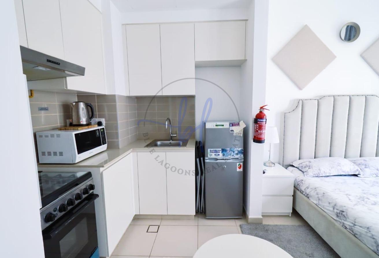 Spacious Layout | Price Reduced | Fully Furnished photo 2