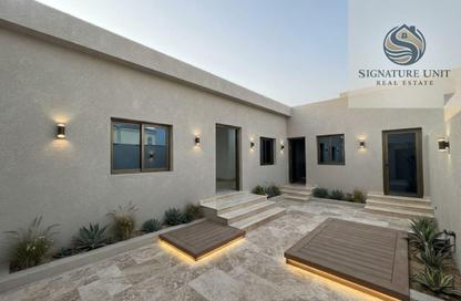 Villa - 2 Bedrooms - 3 Bathrooms for rent in Al Aweer 1 - Al Aweer - Dubai