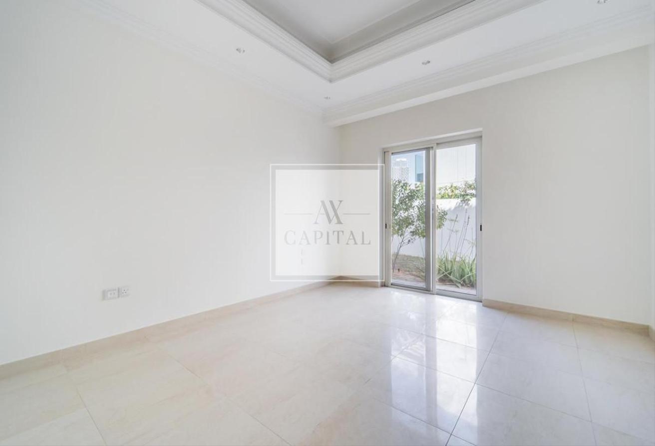 Contemporary Inspired | 4 Beds Villa | Near Club photo 7