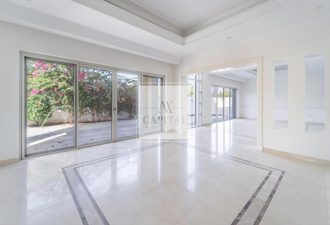 Contemporary Inspired | 4 Beds Villa | Near Club photo 6