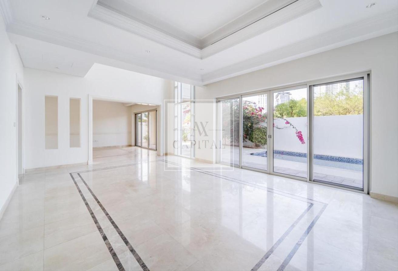 Contemporary Inspired | 4 Beds Villa | Near Club photo 3