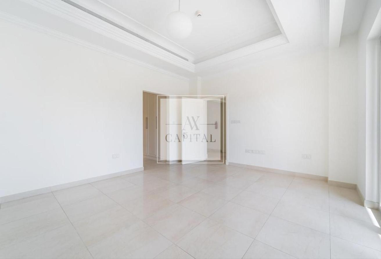 Contemporary Inspired | 4 Beds Villa | Near Club photo 8