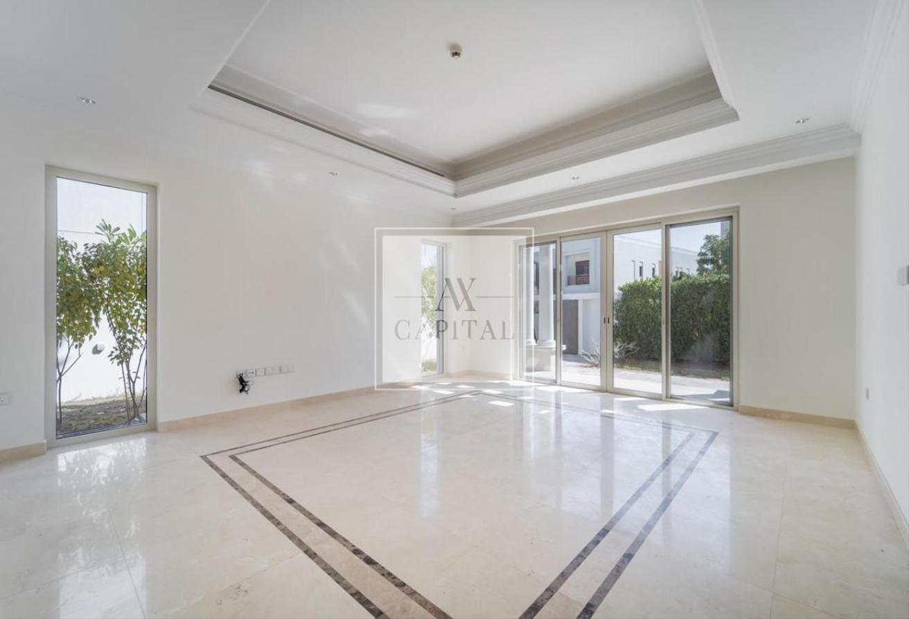 Contemporary Inspired | 4 Beds Villa | Near Club photo 4