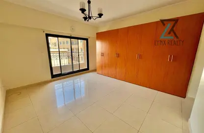 Apartment - 2 Bedrooms - 3 Bathrooms for rent in Sunrise Building - Oud Metha - Bur Dubai - Dubai