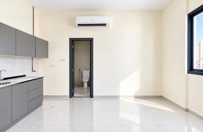 Apartment - Studio - 1 for rent in Hoshi 1 - Hoshi - Al Badie - Sharjah Apartment - Studio - 1 for rent in Hoshi 1 - Hoshi - Al Badie - Sharjah